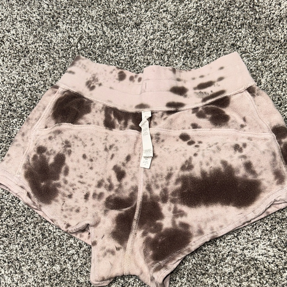 LuLuLemon purplish Tie-Dye Athletic Shorts for Women - Picture 7 of 7